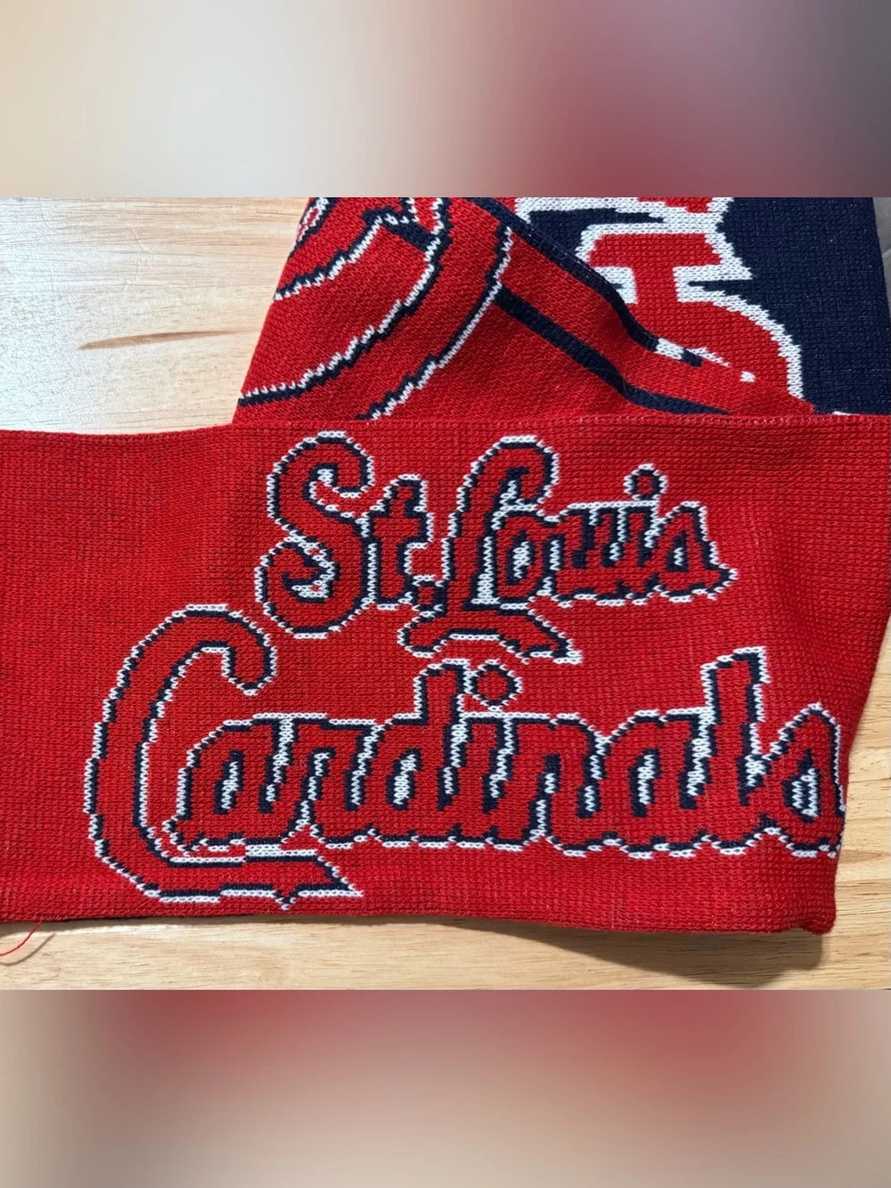 Forever Collectibles Red & Navy Knit Team Scarf Tag